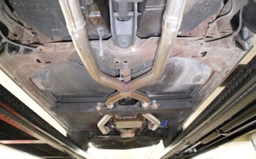 Chevrolet-Corvette-1976-Silver-Metallic-Smoke-Gray-47