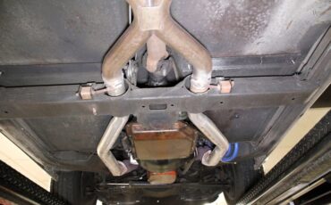 Chevrolet-Corvette-1976-Silver-Metallic-Smoke-Gray-9