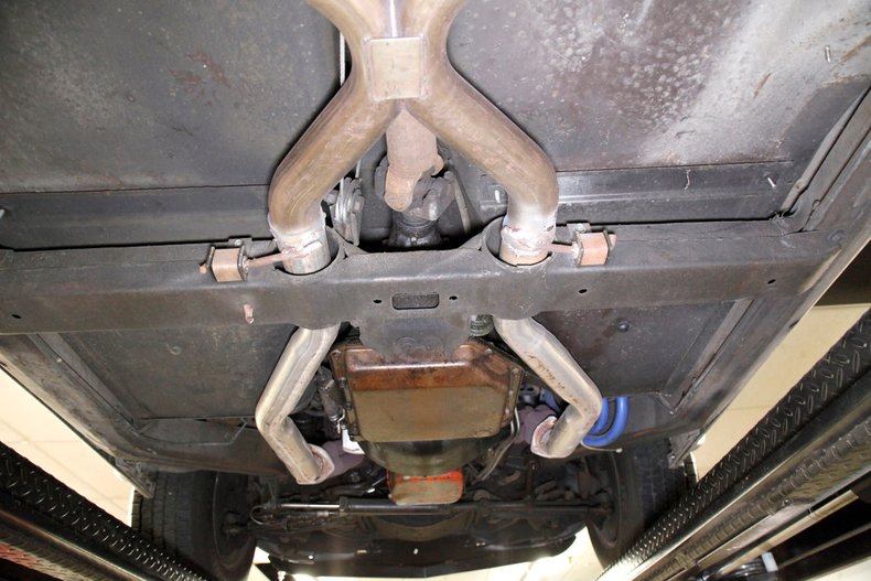 Chevrolet-Corvette-1976-Silver-Metallic-Smoke-Gray-9