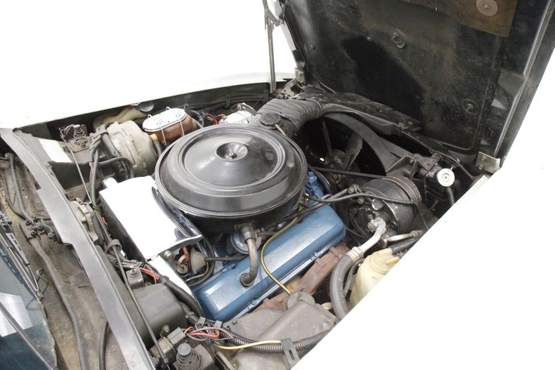 Chevrolet-Corvette-1977-Classic-White-Dark-Brown-10