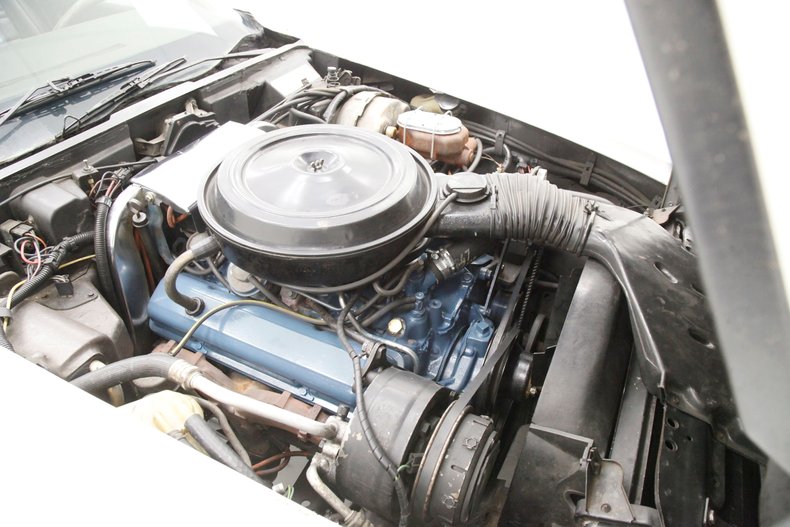 Chevrolet-Corvette-1977-Classic-White-Dark-Brown-13