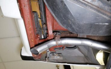 Chevrolet-Corvette-1977-Classic-White-Dark-Brown-38