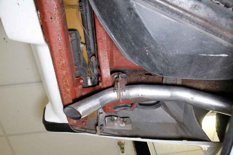 Chevrolet-Corvette-1977-Classic-White-Dark-Brown-38