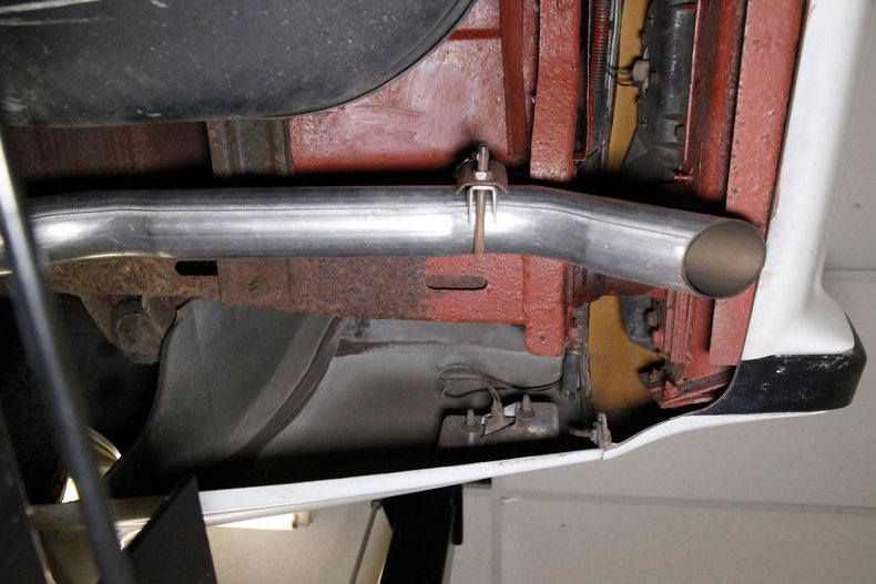 Chevrolet-Corvette-1977-Classic-White-Dark-Brown-39