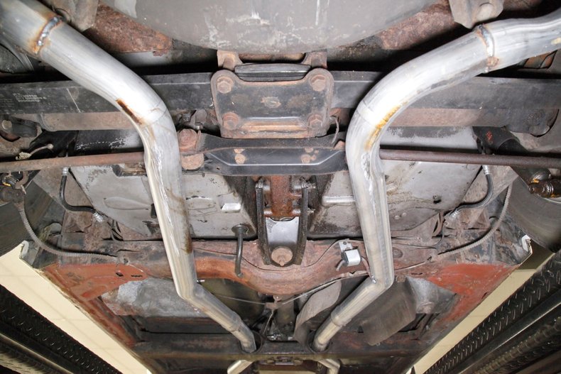 Chevrolet-Corvette-1977-Classic-White-Dark-Brown-41