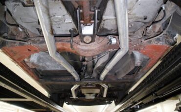 Chevrolet-Corvette-1977-Classic-White-Dark-Brown-42