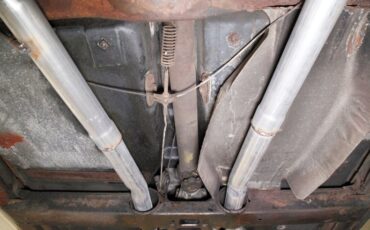 Chevrolet-Corvette-1977-Classic-White-Dark-Brown-45