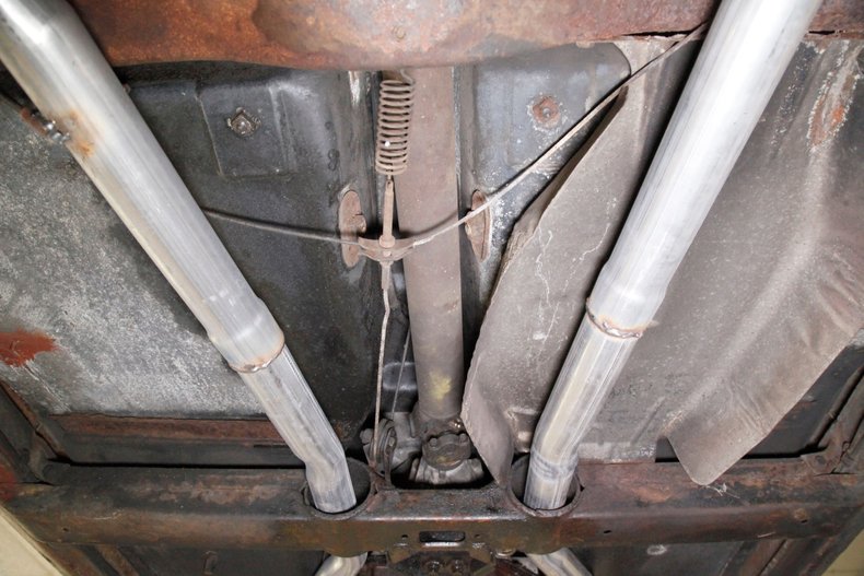 Chevrolet-Corvette-1977-Classic-White-Dark-Brown-45