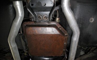 Chevrolet-Corvette-1977-Classic-White-Dark-Brown-49