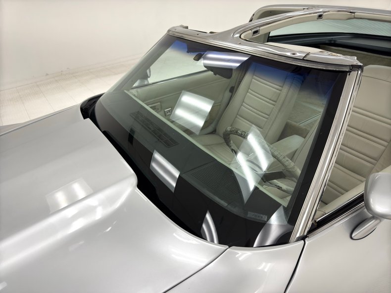 Chevrolet-Corvette-1978-Silver-Oyster-10