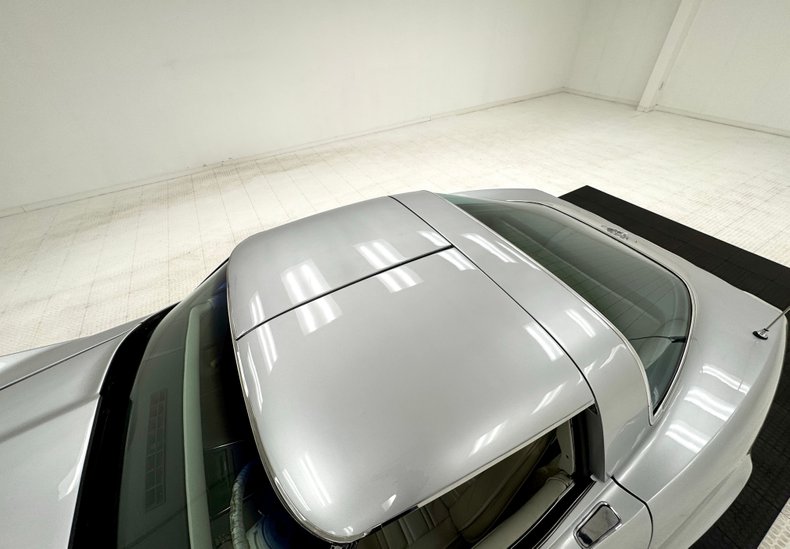 Chevrolet-Corvette-1978-Silver-Oyster-11