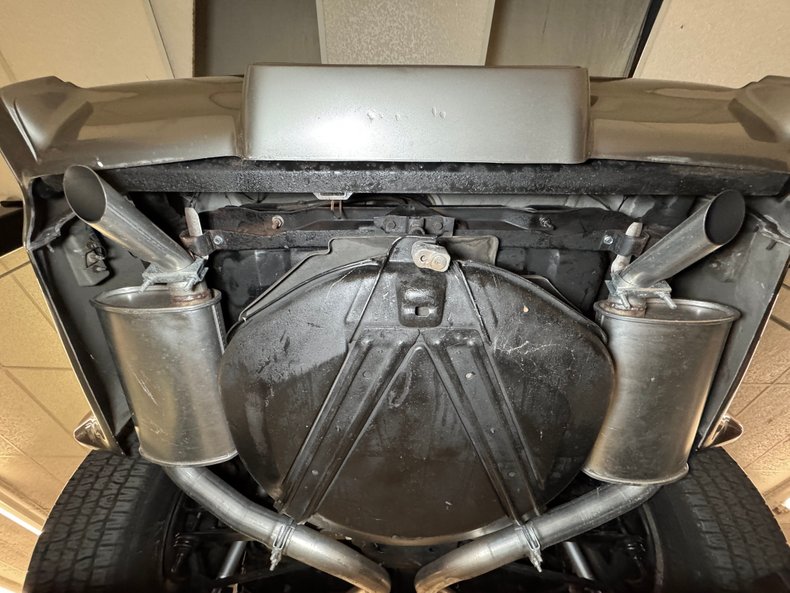 Chevrolet-Corvette-1978-Silver-Oyster-2