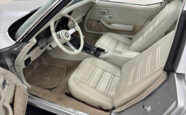 Chevrolet-Corvette-1978-Silver-Oyster-26