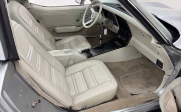 Chevrolet-Corvette-1978-Silver-Oyster-28
