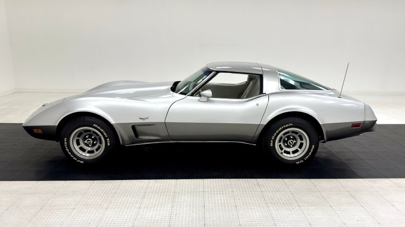 Chevrolet-Corvette-1978-Silver-Oyster-41