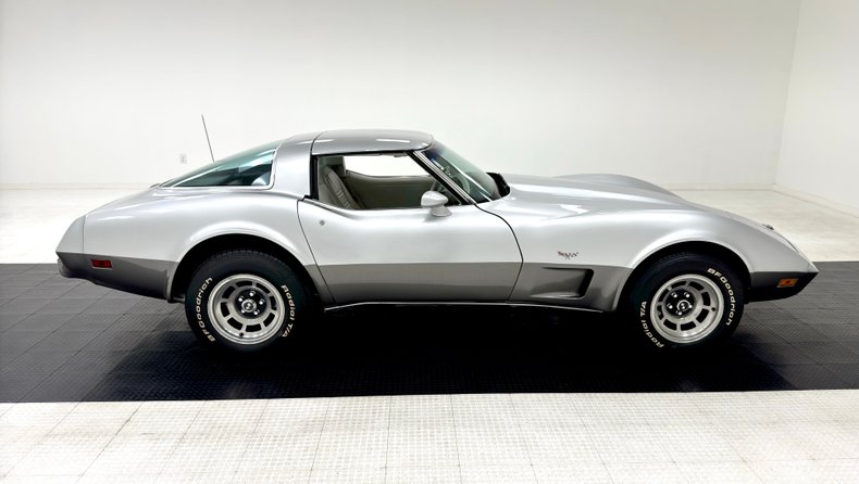 Chevrolet-Corvette-1978-Silver-Oyster-43
