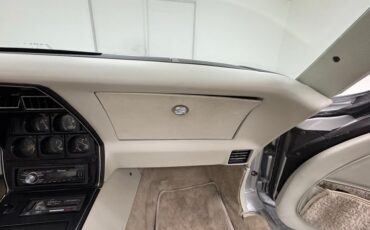 Chevrolet-Corvette-1978-Silver-Oyster-48