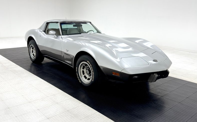 Chevrolet-Corvette-1978-Silver-Oyster-6