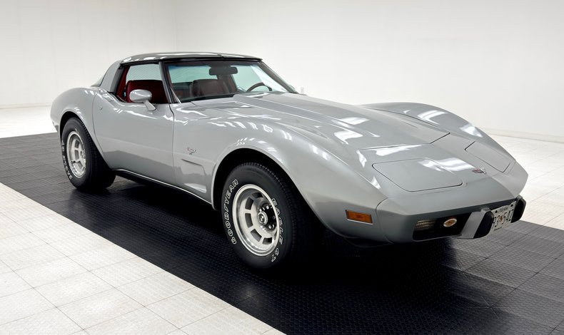 Chevrolet-Corvette-1979-Silver-Metallic-Medium-Red-12