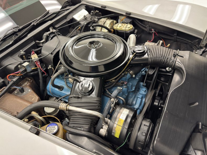 Chevrolet-Corvette-1979-Silver-Metallic-Medium-Red-23