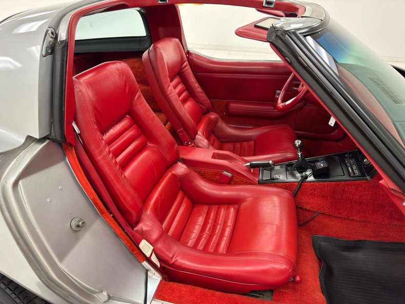 Chevrolet-Corvette-1979-Silver-Metallic-Medium-Red-29