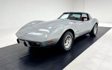 Chevrolet-Corvette-1979-Silver-Metallic-Medium-Red-33