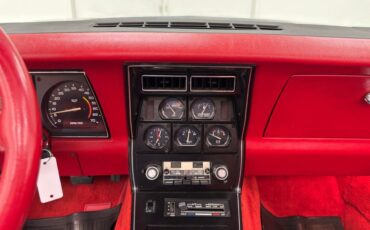 Chevrolet-Corvette-1979-Silver-Metallic-Medium-Red-37