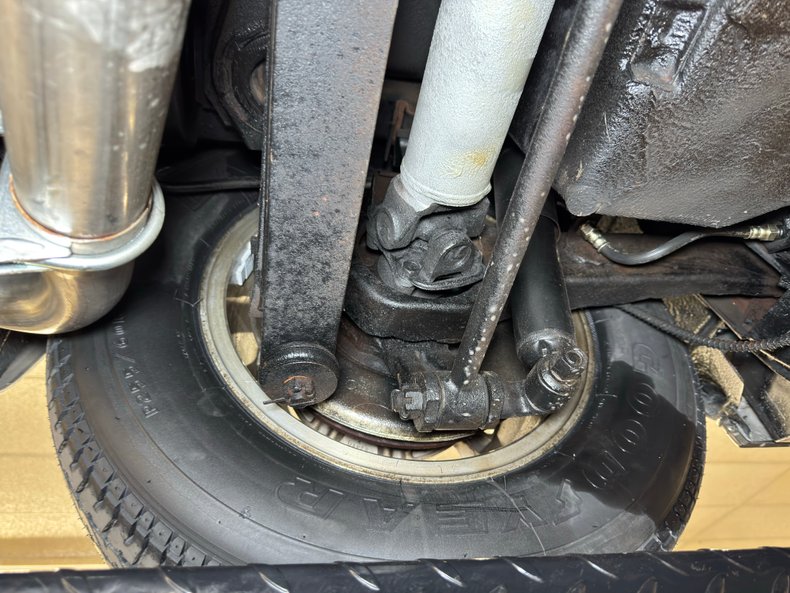 Chevrolet-Corvette-1979-Silver-Metallic-Medium-Red-47