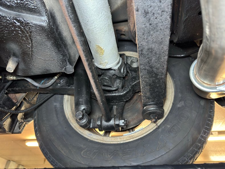 Chevrolet-Corvette-1979-Silver-Metallic-Medium-Red-48