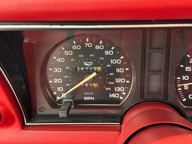 Chevrolet-Corvette-1979-Silver-Metallic-Medium-Red-6