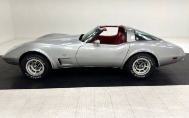 Chevrolet-Corvette-1979-Silver-Metallic-Medium-Red-7