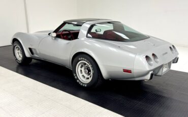 Chevrolet-Corvette-1979-Silver-Metallic-Medium-Red-8