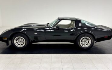 Chevrolet-Corvette-1980-Black-Oyster-1