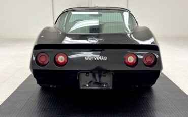 Chevrolet-Corvette-1980-Black-Oyster-10