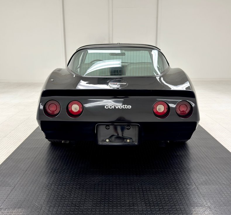 Chevrolet-Corvette-1980-Black-Oyster-10