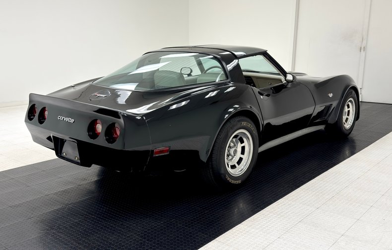 Chevrolet-Corvette-1980-Black-Oyster-11