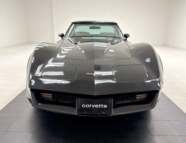 Chevrolet-Corvette-1980-Black-Oyster-14