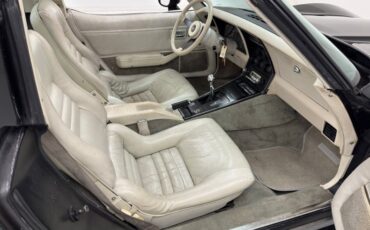 Chevrolet-Corvette-1980-Black-Oyster-3