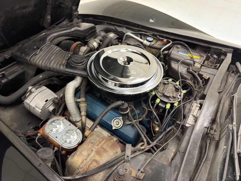 Chevrolet-Corvette-1980-Black-Oyster-35