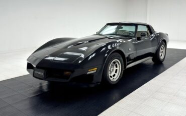 Chevrolet-Corvette-1980-Black-Oyster
