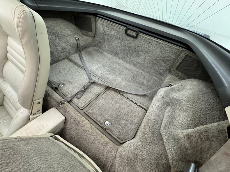 Chevrolet-Corvette-1980-Black-Oyster-40