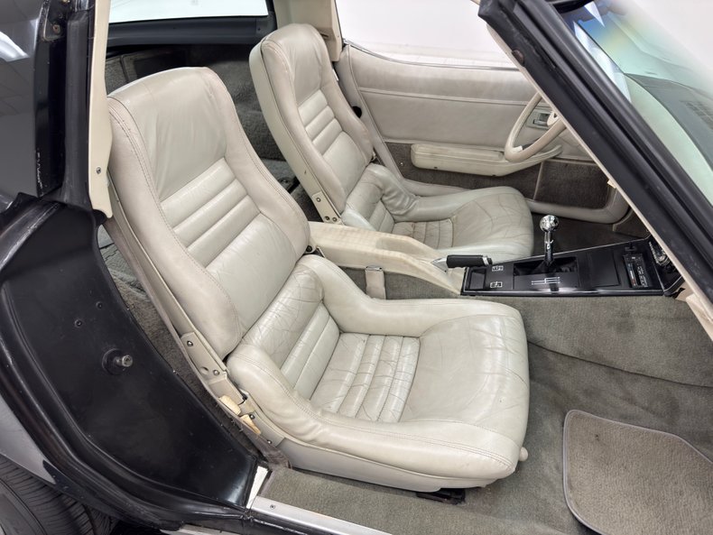 Chevrolet-Corvette-1980-Black-Oyster-41