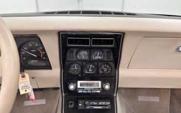 Chevrolet-Corvette-1980-Black-Oyster-42