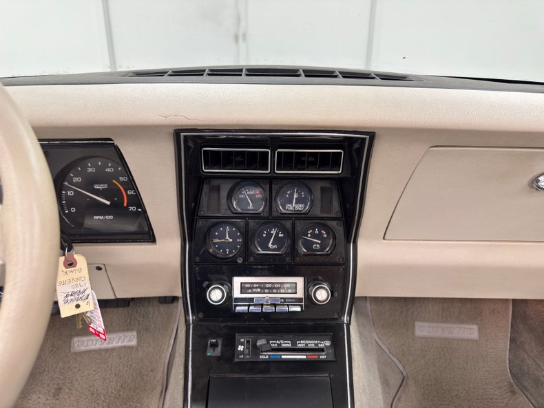 Chevrolet-Corvette-1980-Black-Oyster-42