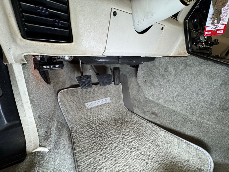 Chevrolet-Corvette-1980-Black-Oyster-46