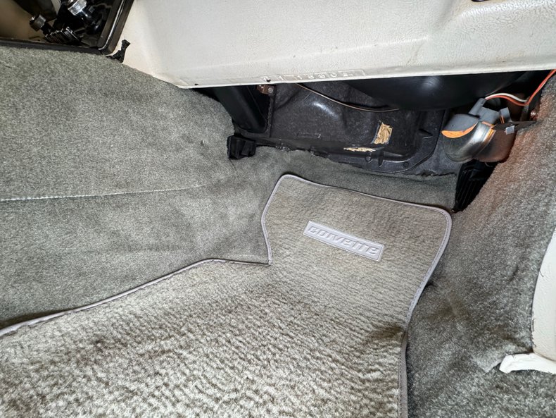 Chevrolet-Corvette-1980-Black-Oyster-47