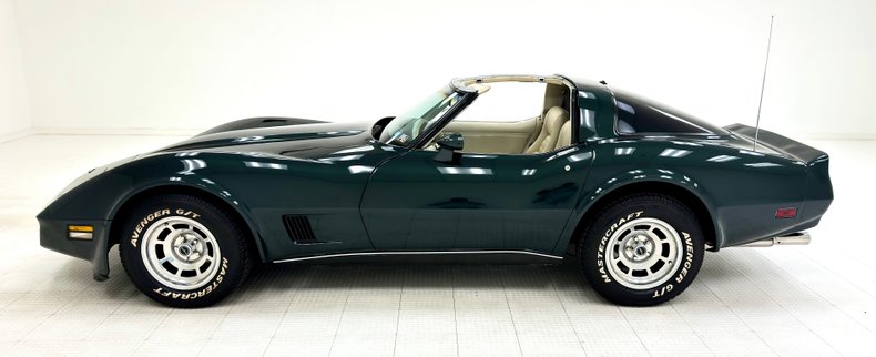 Chevrolet-Corvette-1980-Dark-Ivy-Green-Metal-Oyster-1