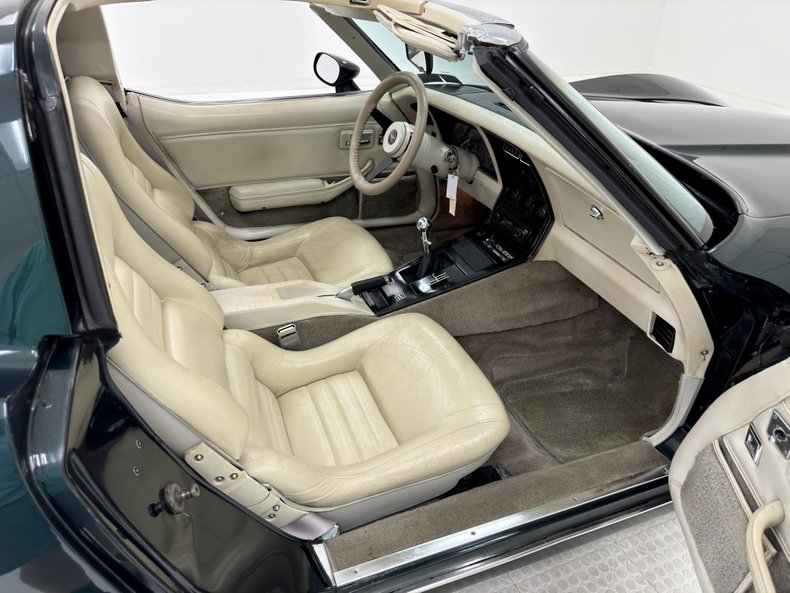 Chevrolet-Corvette-1980-Dark-Ivy-Green-Metal-Oyster-10