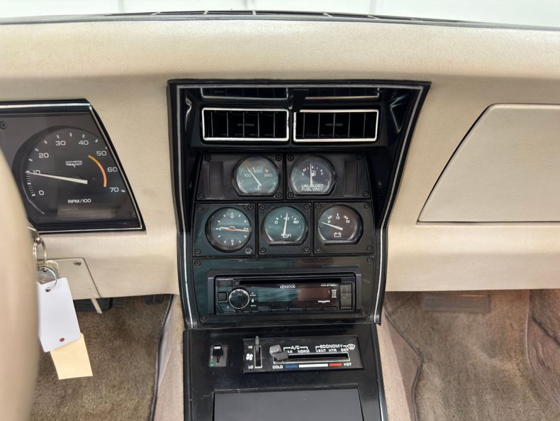 Chevrolet-Corvette-1980-Dark-Ivy-Green-Metal-Oyster-12