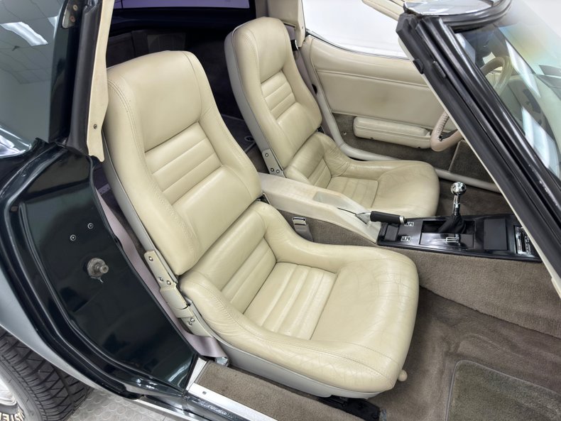 Chevrolet-Corvette-1980-Dark-Ivy-Green-Metal-Oyster-23